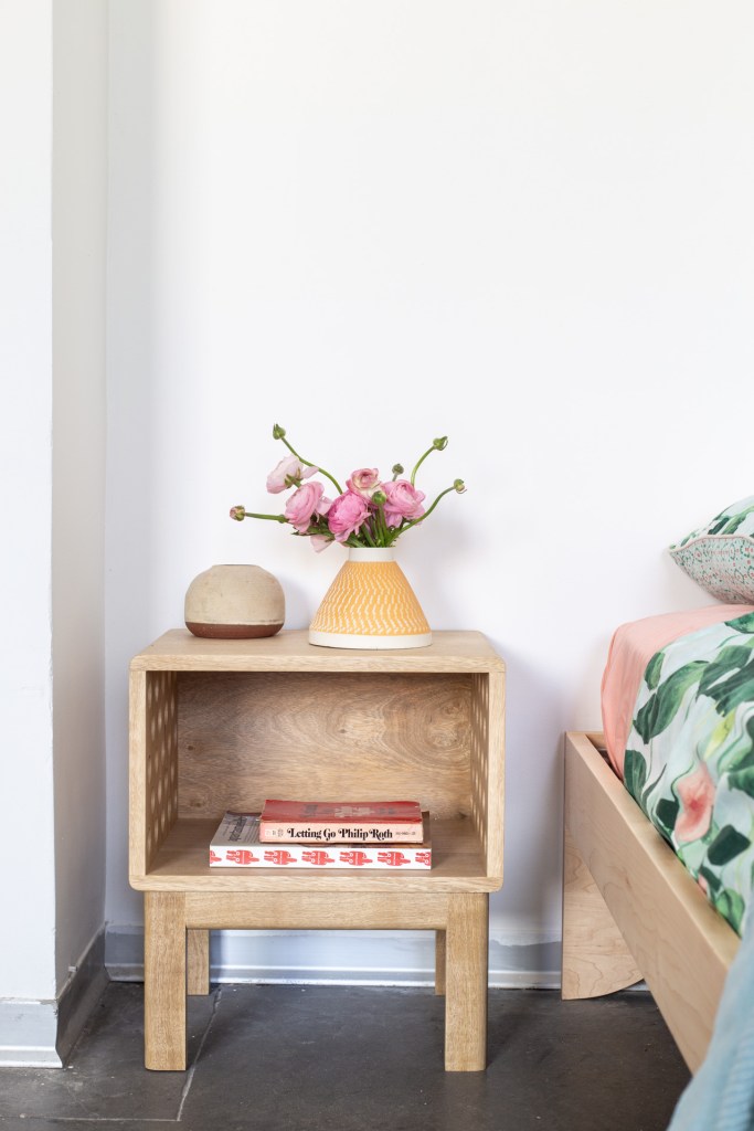 Holes nightstand. שידת לילה שידת צד