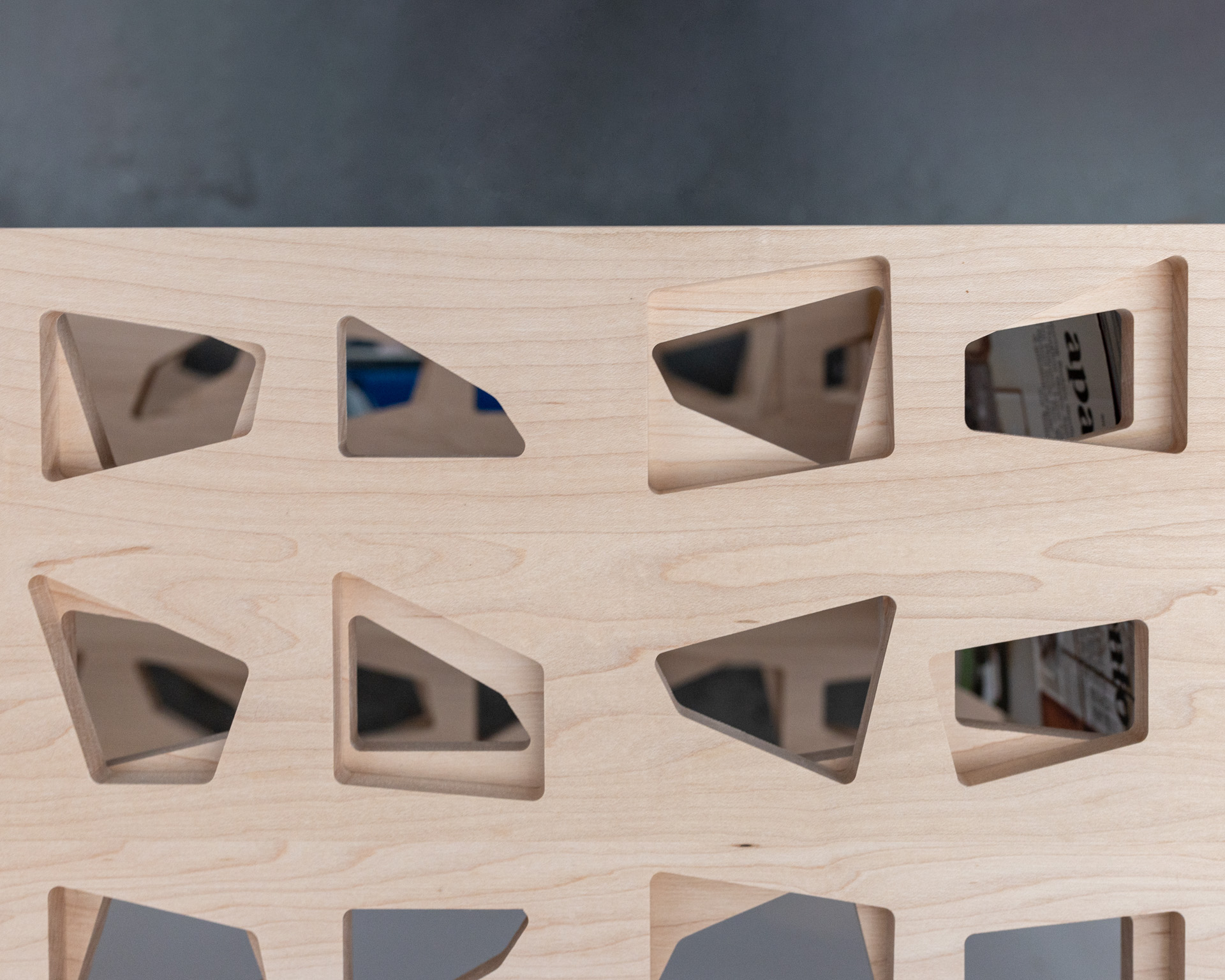 Cutout shelves. מדפים מעוצבים