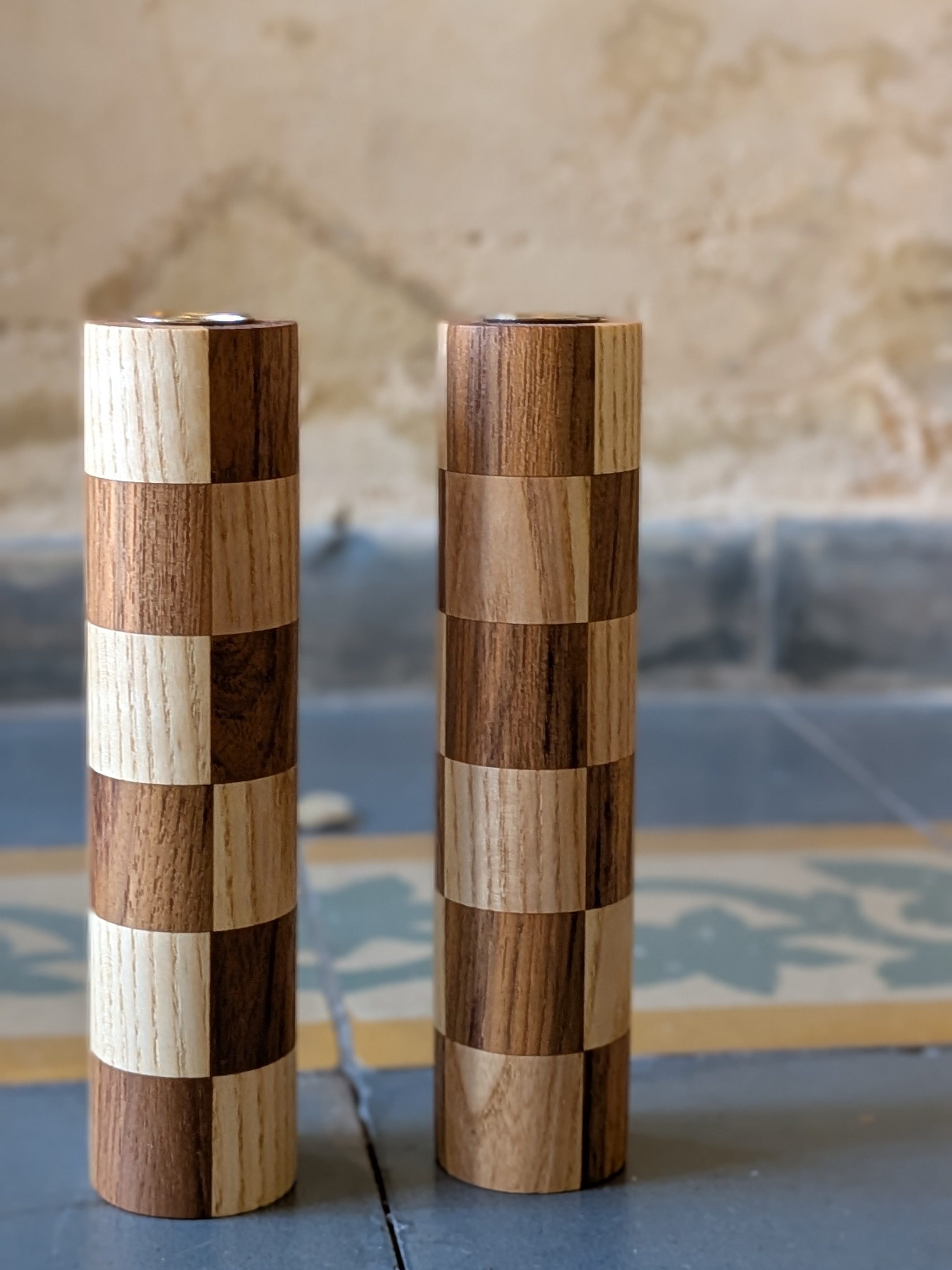  פמוטים לנרות שולחן - פמוטי עץ משובצים, עבודת יד, עץ טיק ואשא