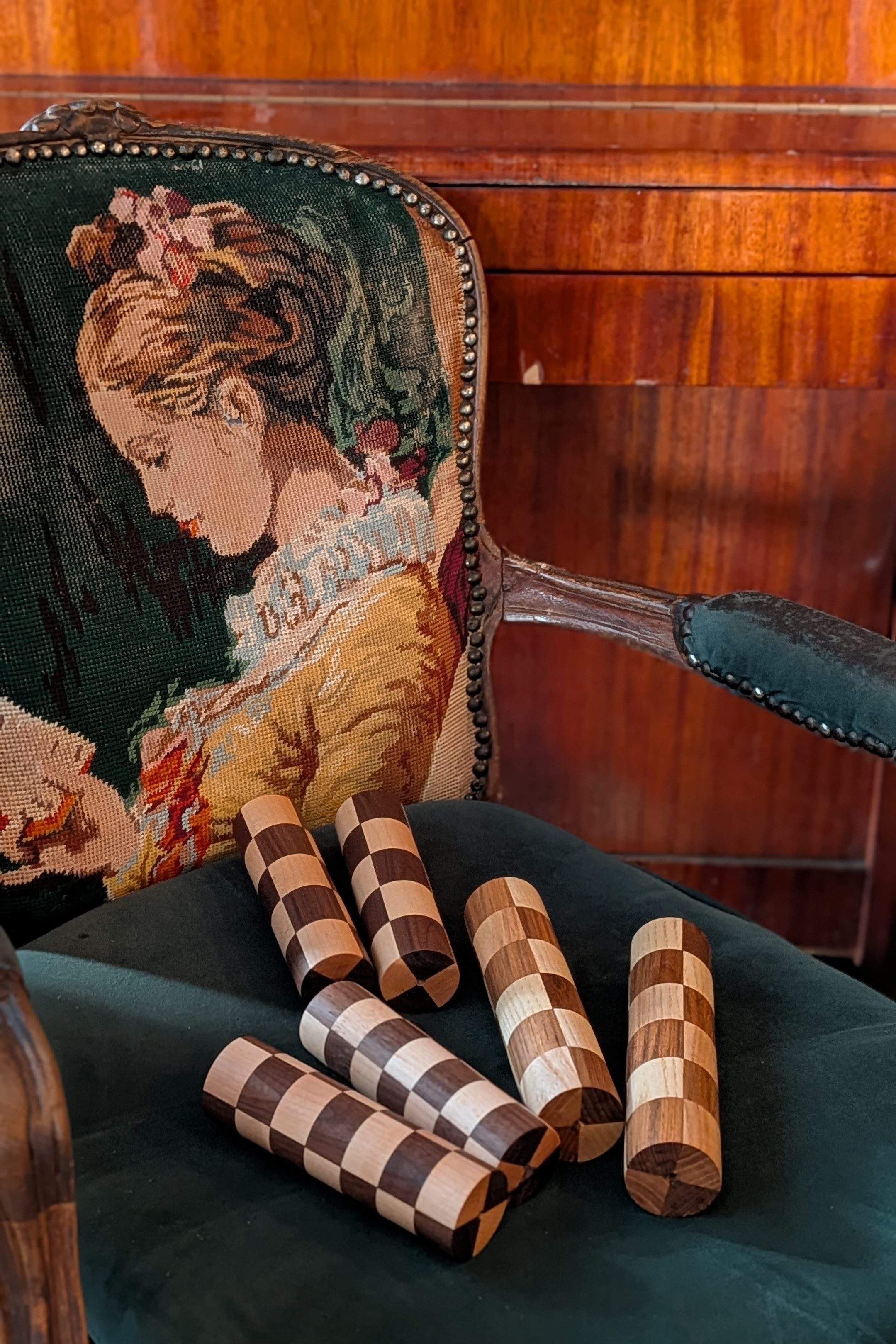  פמוטים מעוצבים לנרות שולחן - פמוטי עץ בעבודת יד.